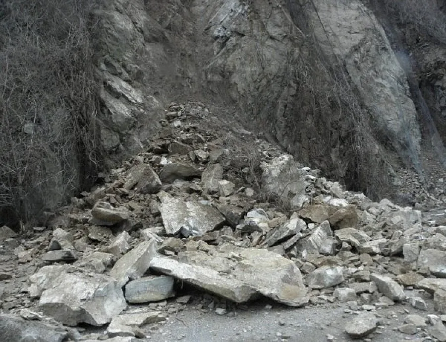 Бутат още опасни скали в Кресненското дефиле