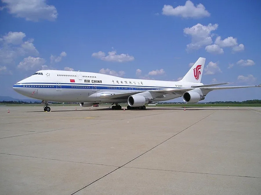 Самолет на Air China кацна аварийно