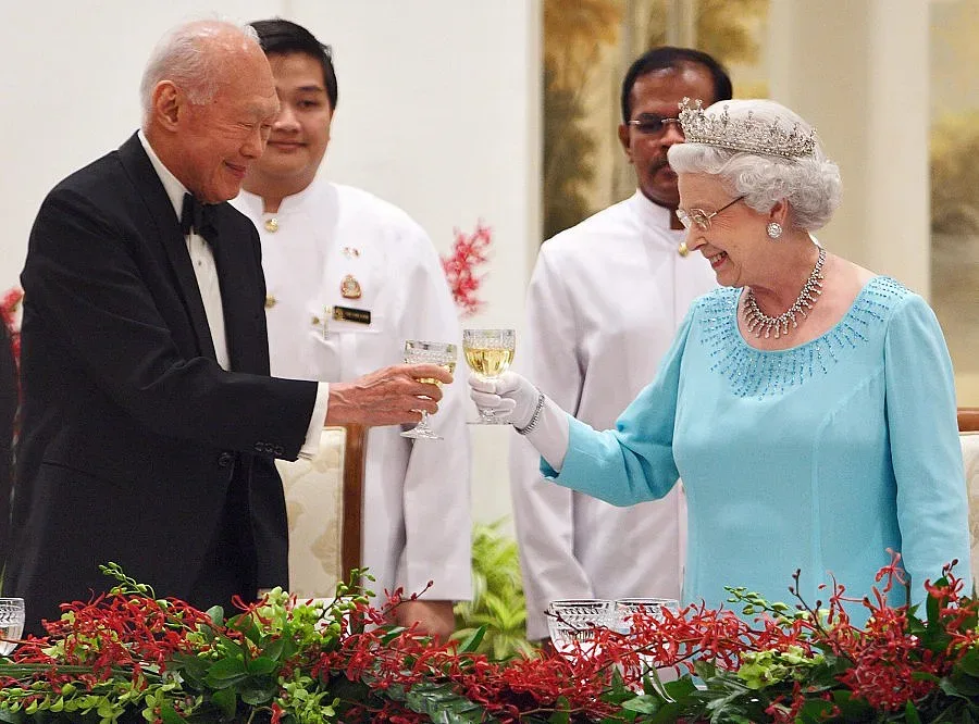 Почина бащата на модерен Сингапур (ОБЗОР)