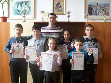 Малки танцьори и певци от Банско с медали от конкурс