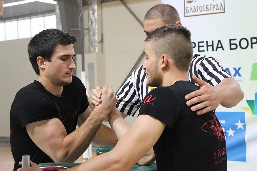 Десет световни шампиони мерят мускули в Банско