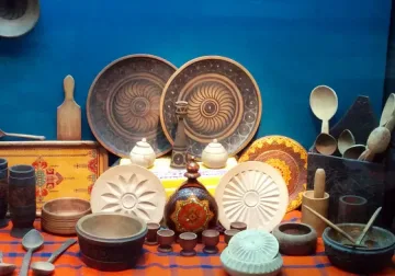 Етно изложба от дарения подредиха в Кюстендил