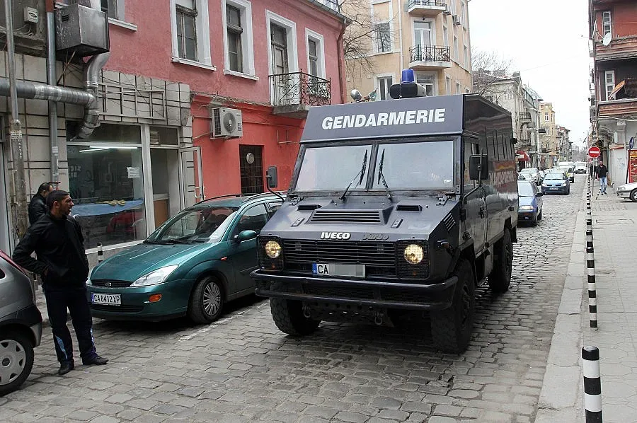 Пребиха с бухалка продавач на талони за паркиране