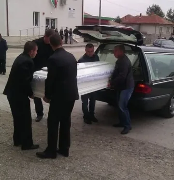 Погребват Милен Добрев в бял ковчег и с медала от Олимпиадата