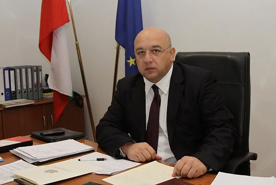 Министърът спира парите на щангите