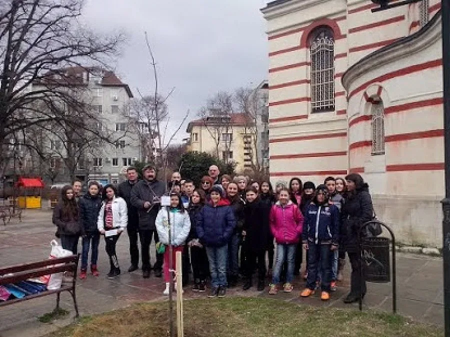 Художниците от конкурса „Рицарят в мен" засадиха дръвчета