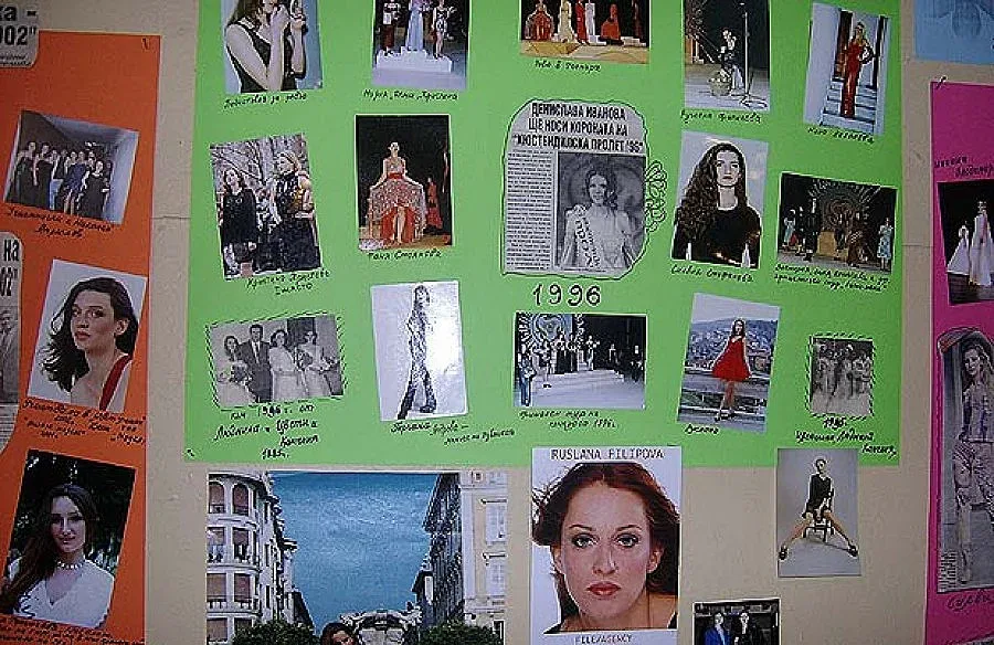 Подредиха изложба за кюстендилските красавици