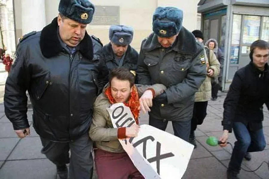 Московски полицай: Всички знаят кой е "Хуйло"