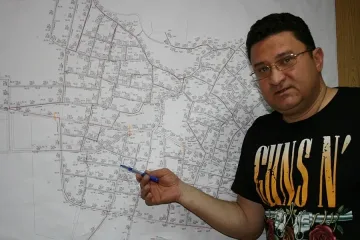 Кмет парапланерист и мистериозният метеорит