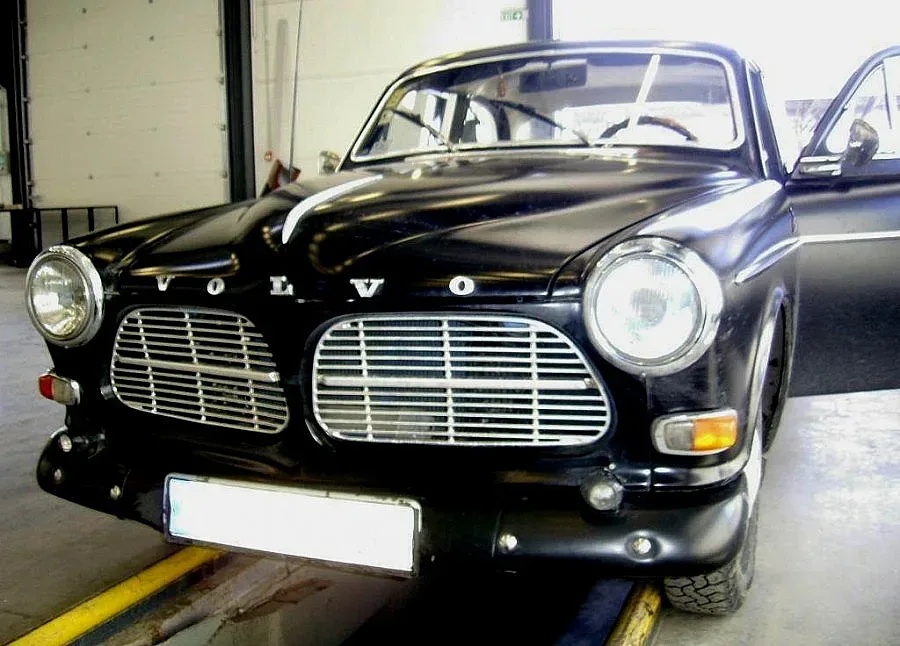 СНИМКИ: Хероин за 1 млн. лв. в ретро кола хванаха на Капитан Андреево