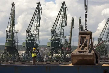 Атракционна зона изниква на мястото на кейовете на Порт Варна