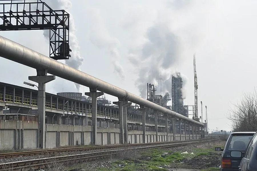 Пожарът в „Неохим“ извади инсталация от строя за два часа