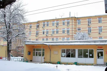 Половин година затвор за трафикант на хора