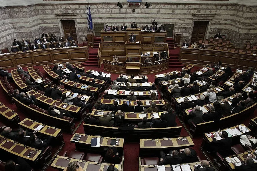 Дават със закон помощи на бедните гърци