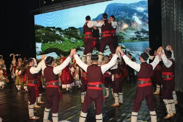 Ансамбъл „Пирин" пее за празника на Казахстан