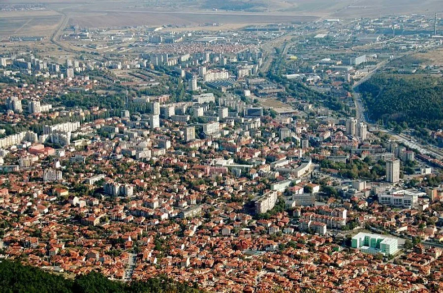 Челен сблъсък за продажбата на общинска гора в Сливен