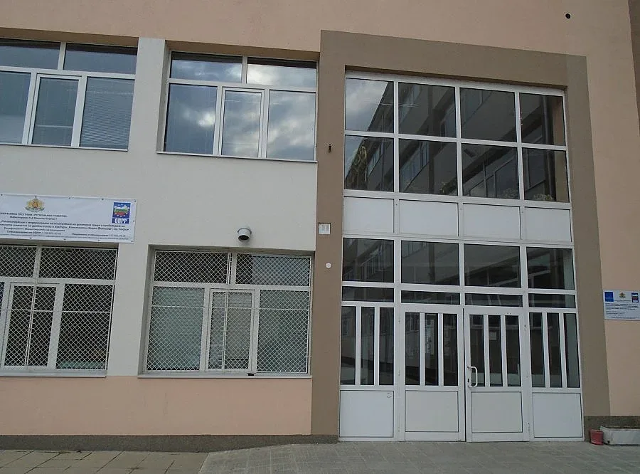 Учениците от Класическата се връщат на ул. "Баба"