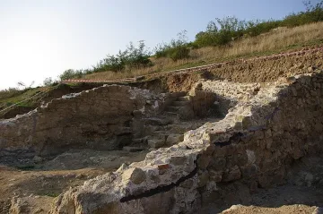Бранят с камери и гардове античен град от иманяри