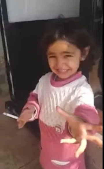 Видео клип с пушещо дете шокира обществото