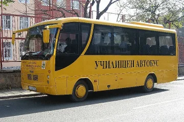Пийнал шофьор катастрофира с автобус с 50 деца 