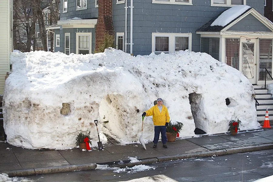 ВИДЕО: Бостън счупи рекорда си за паднал сняг