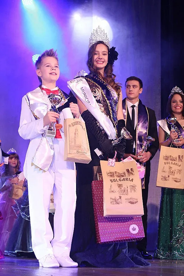 Наградиха талантливи деца от цял свят в Банско