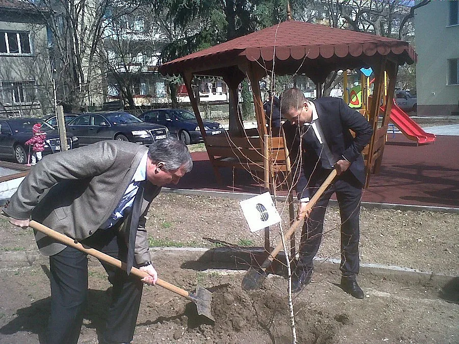 Калфин откри нов социален комплекс в Стара Загора 