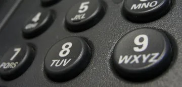 Баба и дядо дадоха по 5 бона на измамници