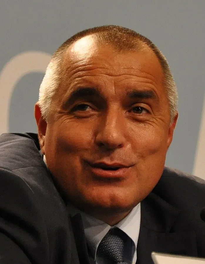 Депутати на Бойко играят за кметове