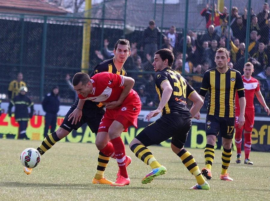 Манджуков към Стойчо: И за "Ботев" ли съм виновен?