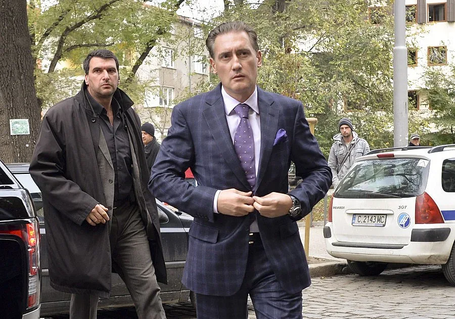 Домусчиев: Съкратете чиновниците наполовина