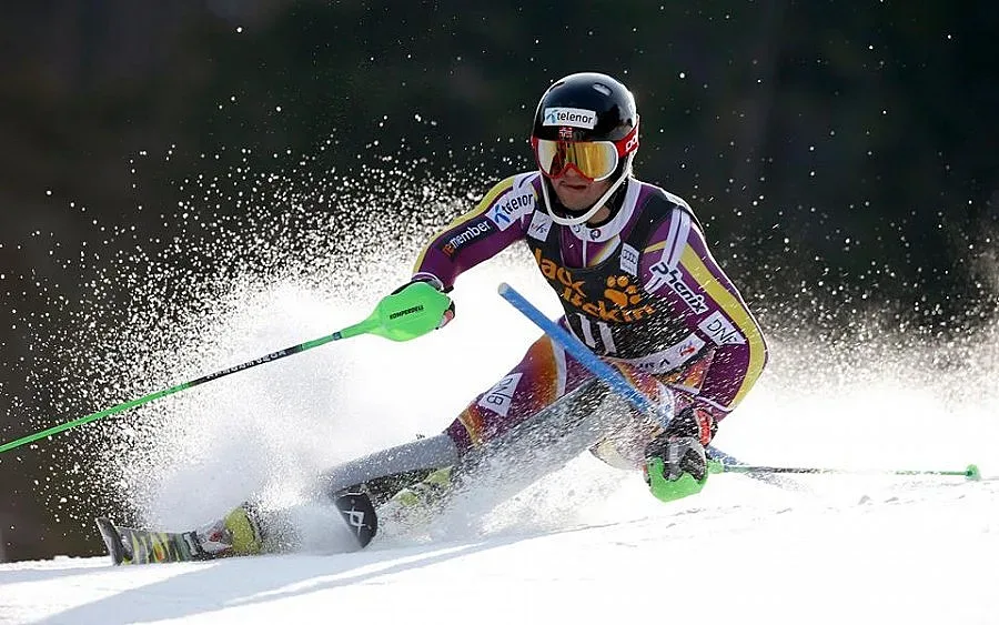 Кристоферсен спечели драматичния слалом в Кранска Гора