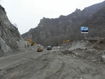 Свлачище затвори пътя Смолян- Пловдив