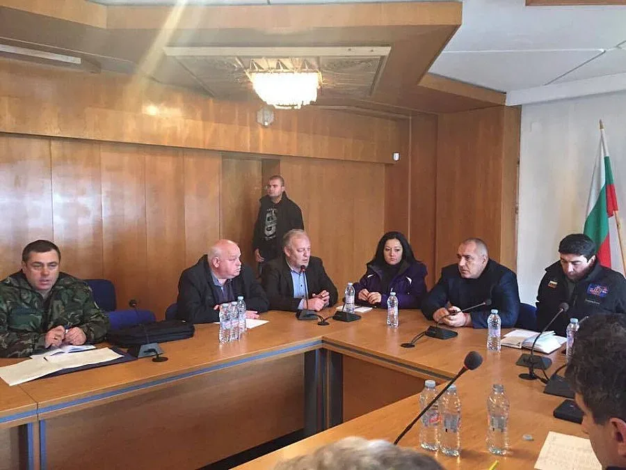 Наказват мобилните оператори