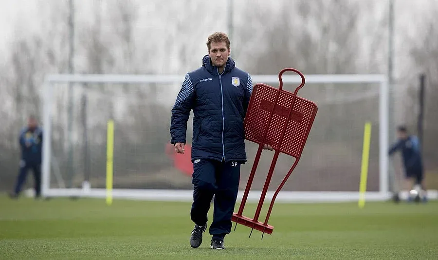 Стенли подгони играчите на "Вила"