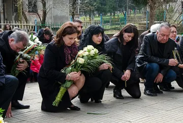 Откриха паметник на героя от Лясковец