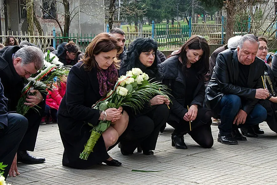 Откриха паметник на героя от Лясковец