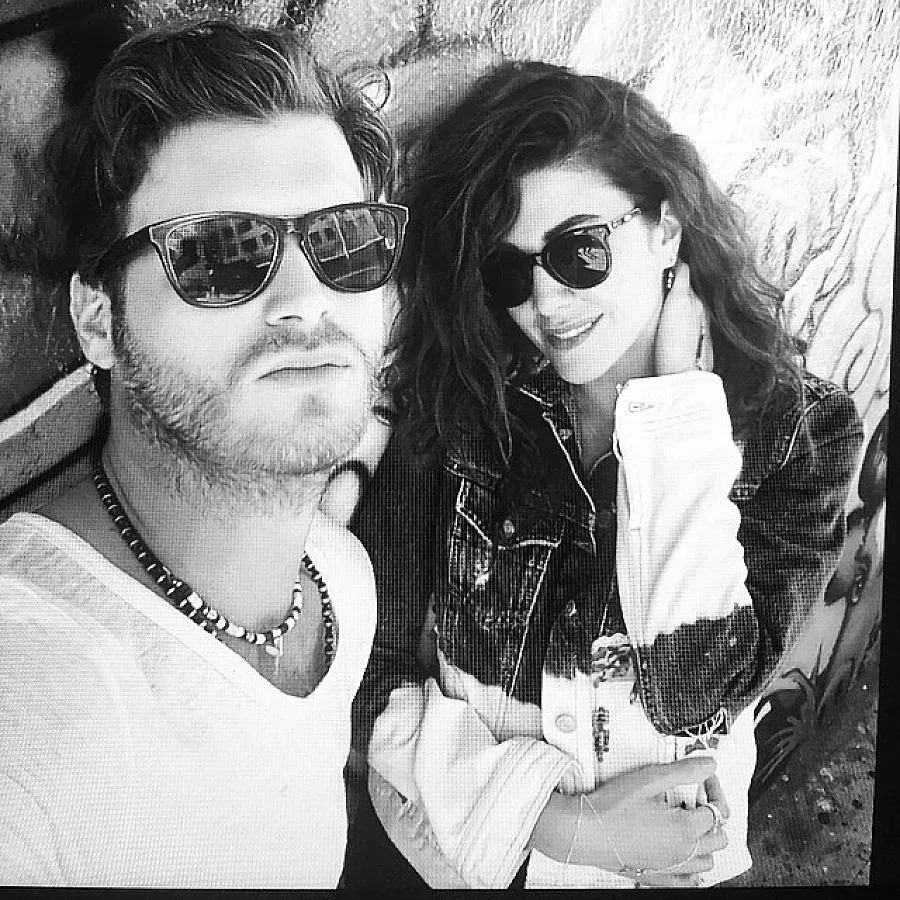 Къванч Татлъту се фука с нова любима