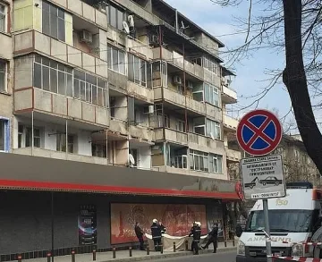 Мъж заплашва да скочи от тераса в Стара Загора