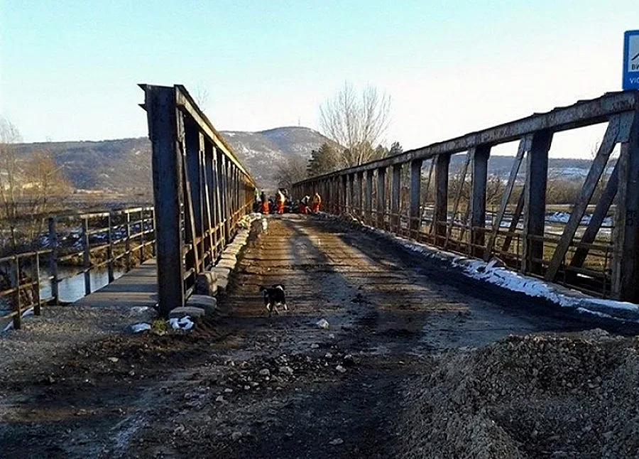 Приключва ремонта на опасния мост над Искър