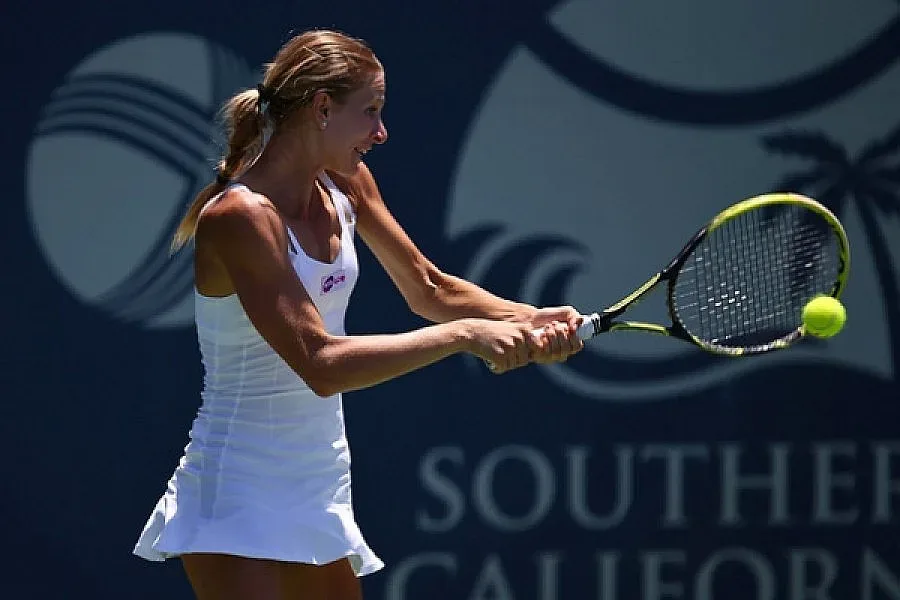 Каратанчева пречупи Пиронкова на Индиън Уелс 
