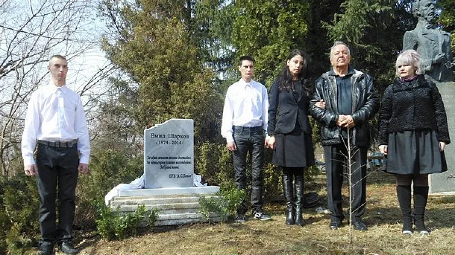 Жената на Шарков: Дано Емо да служи за пример