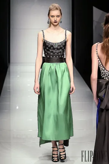 Прочутият дизайнер възражда вечната женственост, позната от кинохитовете със София Лорен и Моника Вити