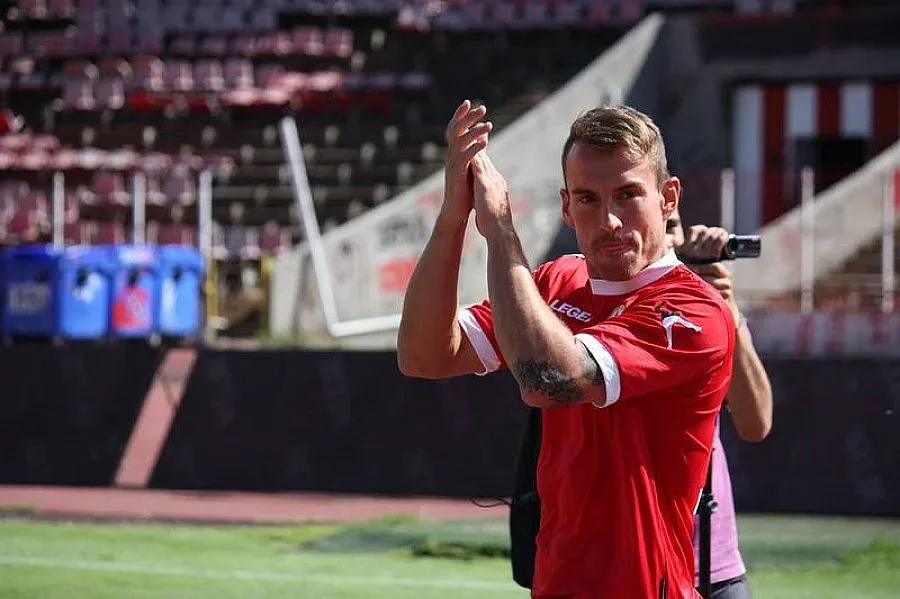 Стойчо Младенов изгони нападател