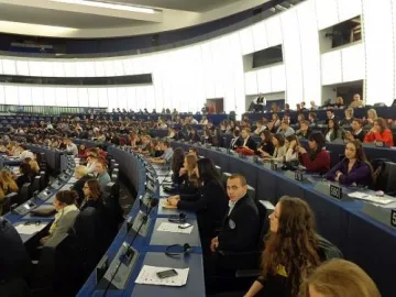 Паисиевци - евродепутати за един ден 