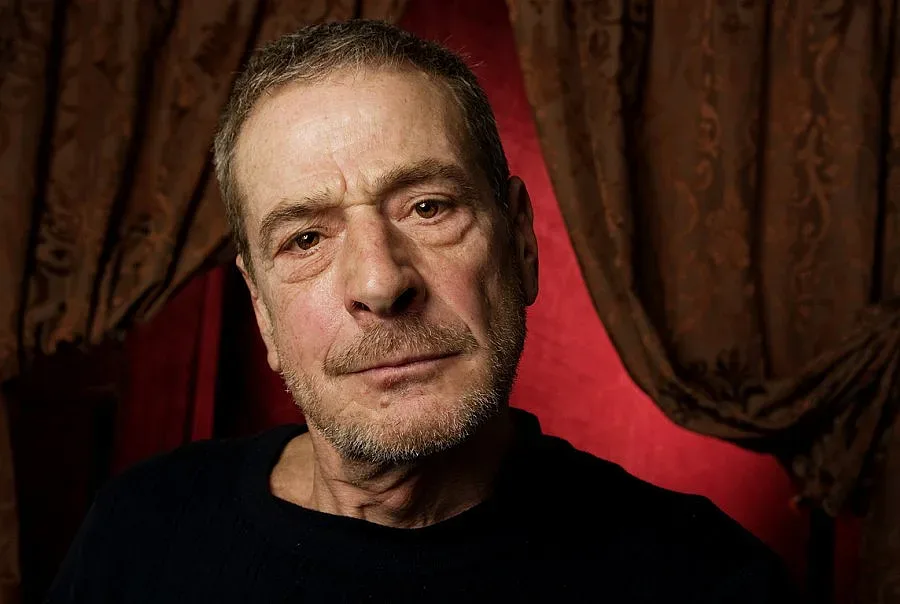 Йоско в "Книга за изгаряне"