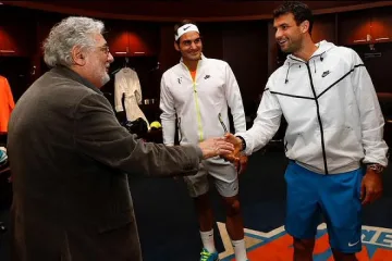 Пласидо Доминго на крака при Гришо