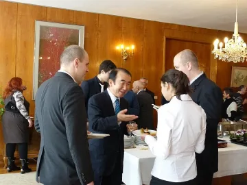 Япония помага на БГ студенти в Токио