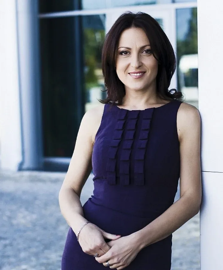 Ани Цолова става мим