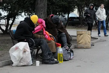 Прибират бездомниците на топло